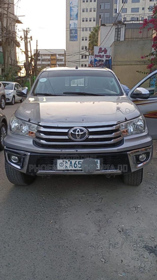 Toyota Hilux 2018 Gray