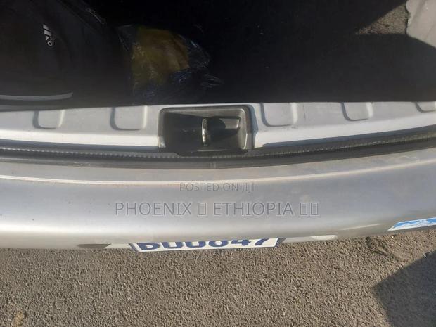 Toyota Vitz 2002 Silver