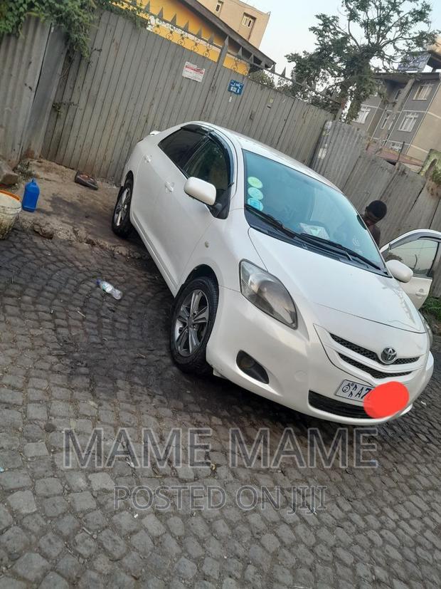 Toyota Yaris 2010 White
