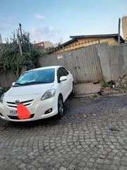 Toyota Yaris 2010 White for sale