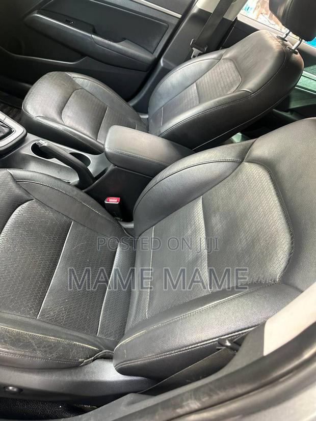 Hyundai Avante 2017 Gray