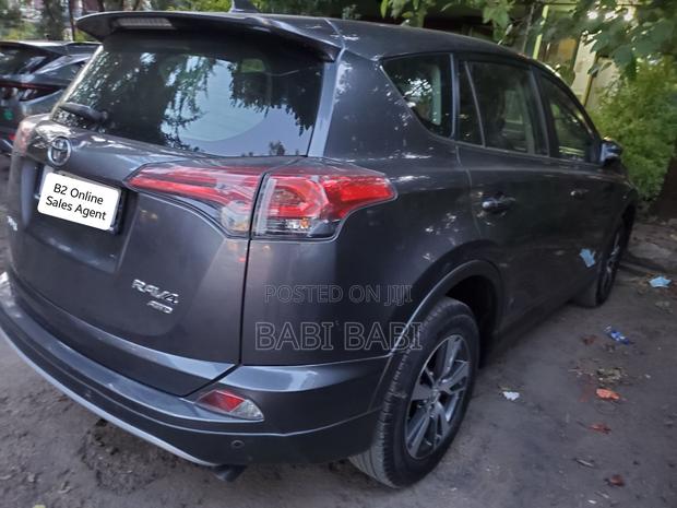 Toyota RAV4 2017 Gray