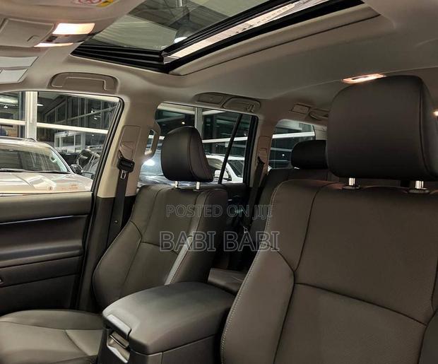 Toyota Land Cruiser Prado 2022 Gray