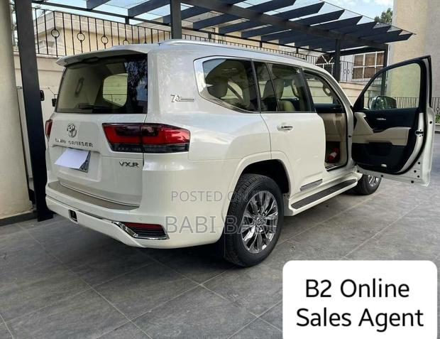 Toyota Land Cruiser 2023 White