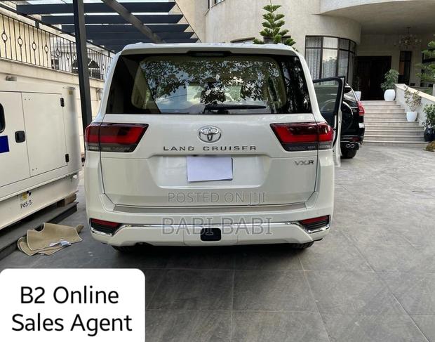 Toyota Land Cruiser 2023 White