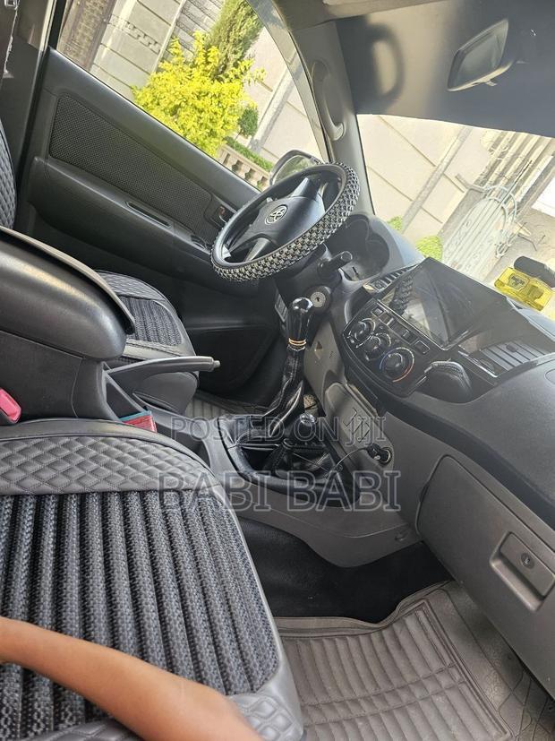 Toyota Hilux 2015 Gray
