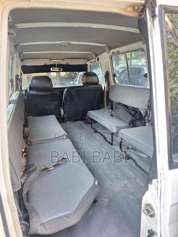 Toyota Land Cruiser 2007 White