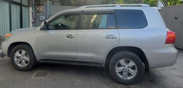 Toyota Land Cruiser 2016 Silver