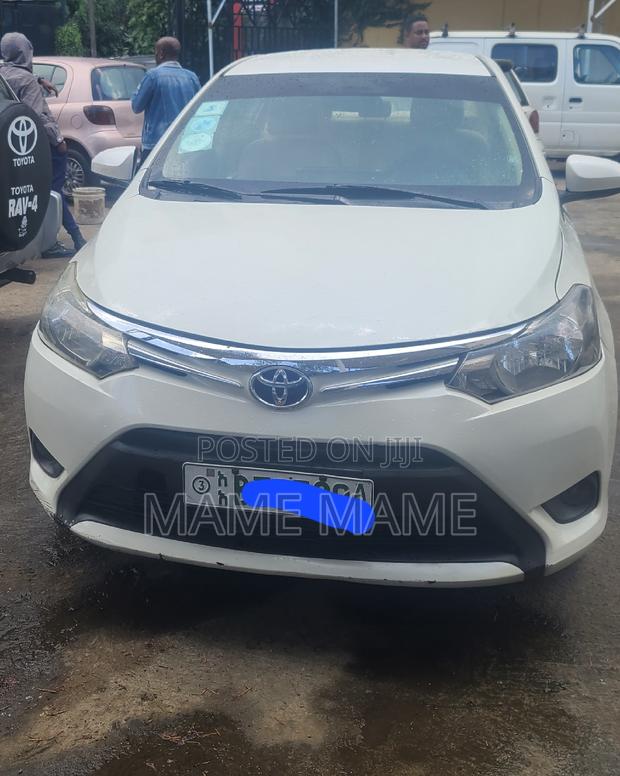 Toyota Yaris 2012 White