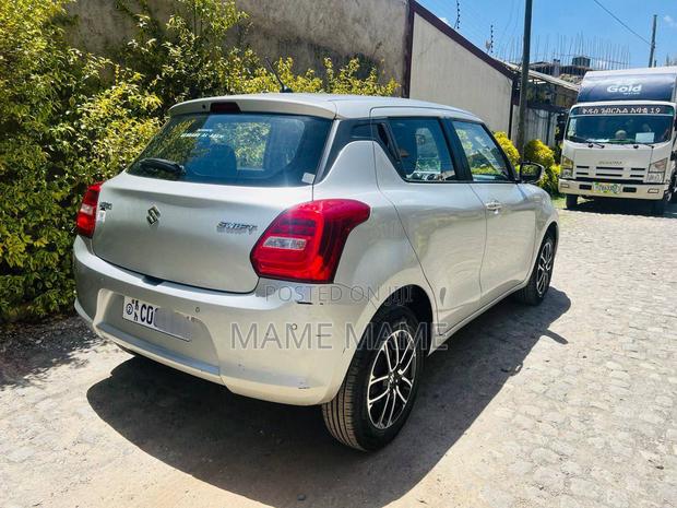New Suzuki Swift 2022 Silver