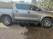Toyota Hilux 2018 Gold for sale
