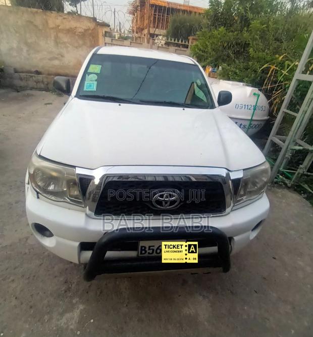 Toyota Tacoma 2011 White