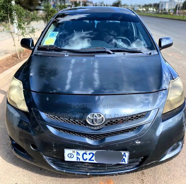 Toyota Yaris 2010 Black