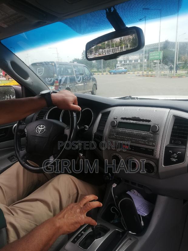 Toyota Tacoma Access Cab 2011 White