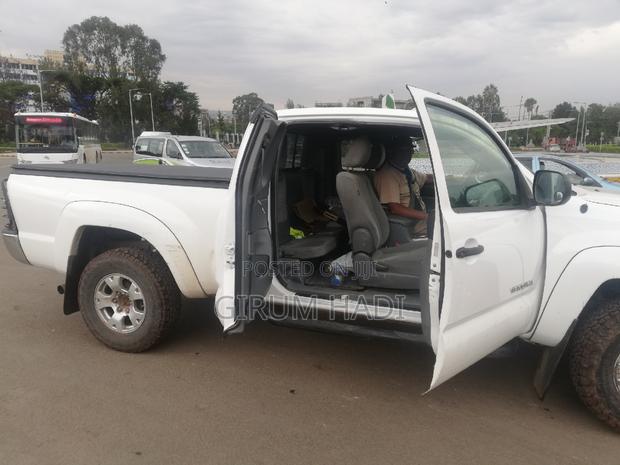 Toyota Tacoma Access Cab 2011 White