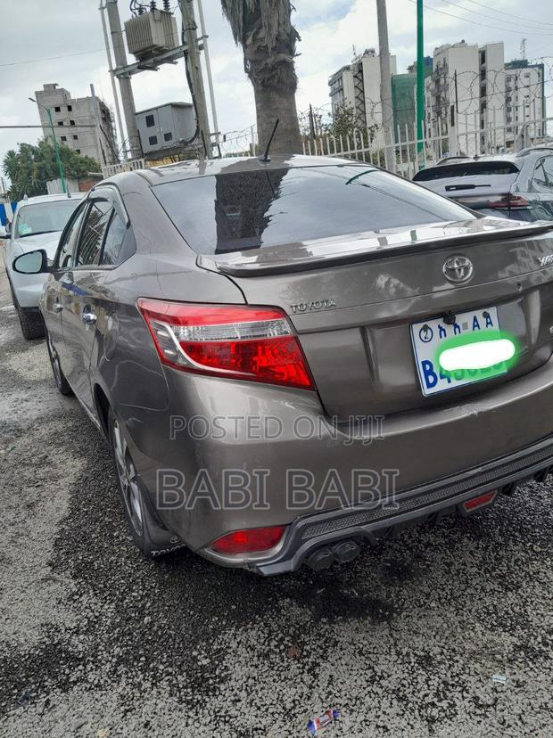 Toyota Yaris 2014 Brown