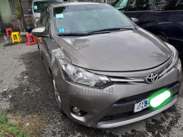 Toyota Yaris 2014 Brown