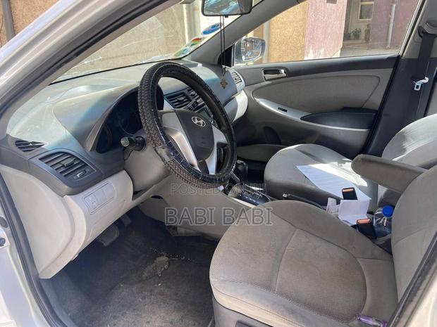 Hyundai Accent 2013 Silver