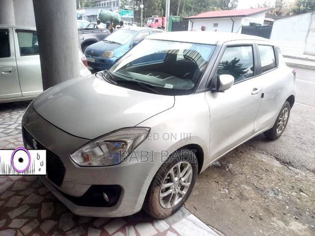 Suzuki Swift 2022 Silver