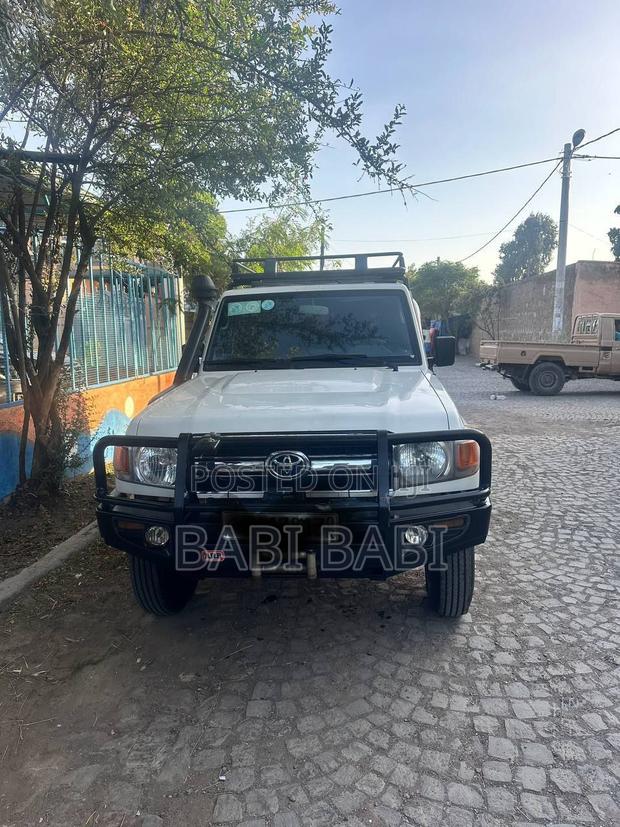 Toyota Land Cruiser 2019 White