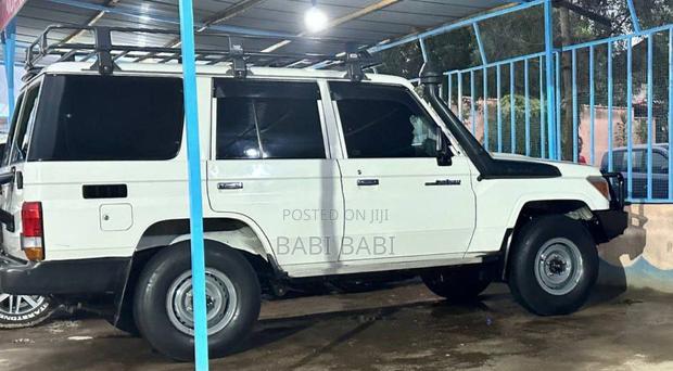 Toyota Land Cruiser 2019 White