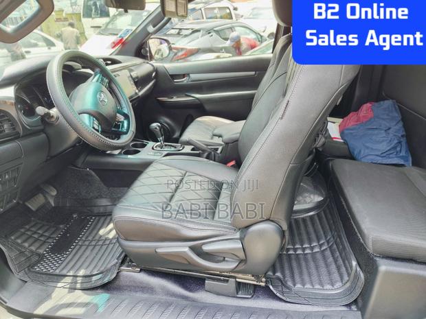 Toyota Hilux 2021 Brown