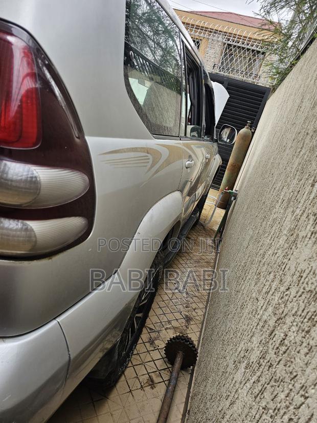 Toyota Land Cruiser Prado 2009 Silver