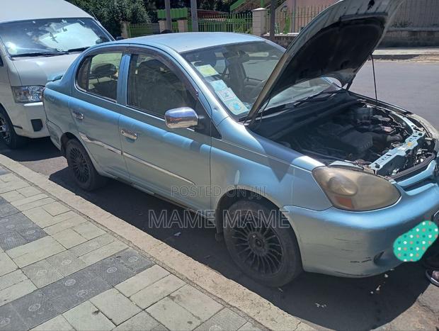 Toyota Platz 2005 Silver