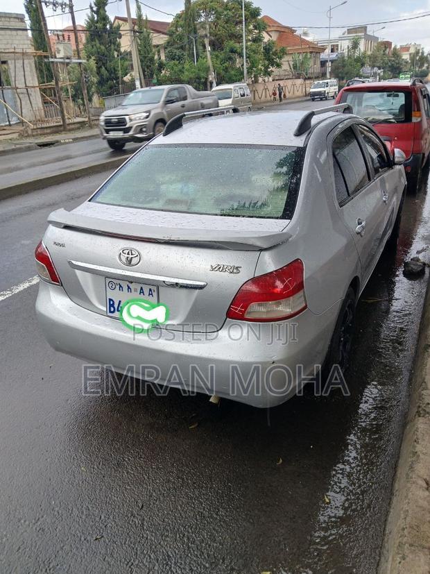Toyota Yaris 2010 Silver