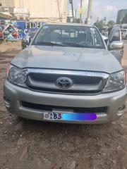 Toyota Hilux 2.0 VVT-i 2010 Silver for sale