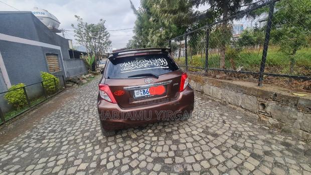 Toyota Yaris 2012 Brown