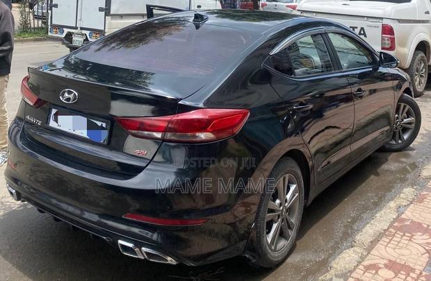 Hyundai Avante 2017 Black