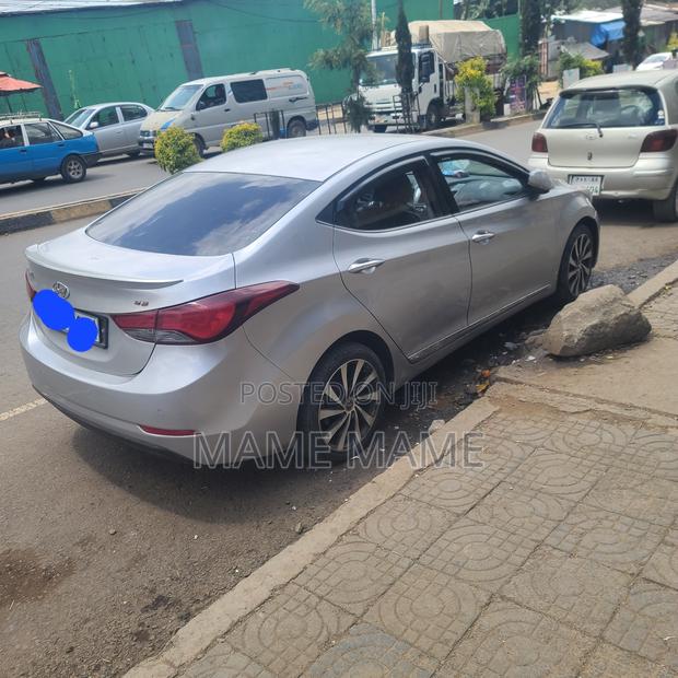 Hyundai Avante 2014 Silver