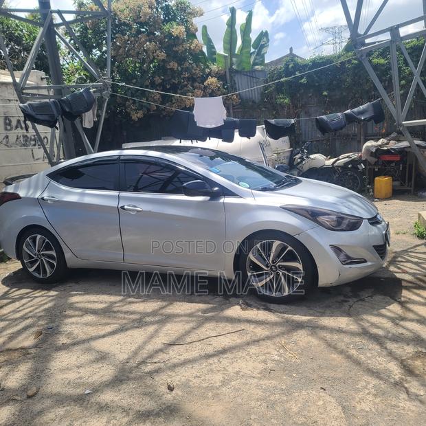 Hyundai Avante 2015 Silver