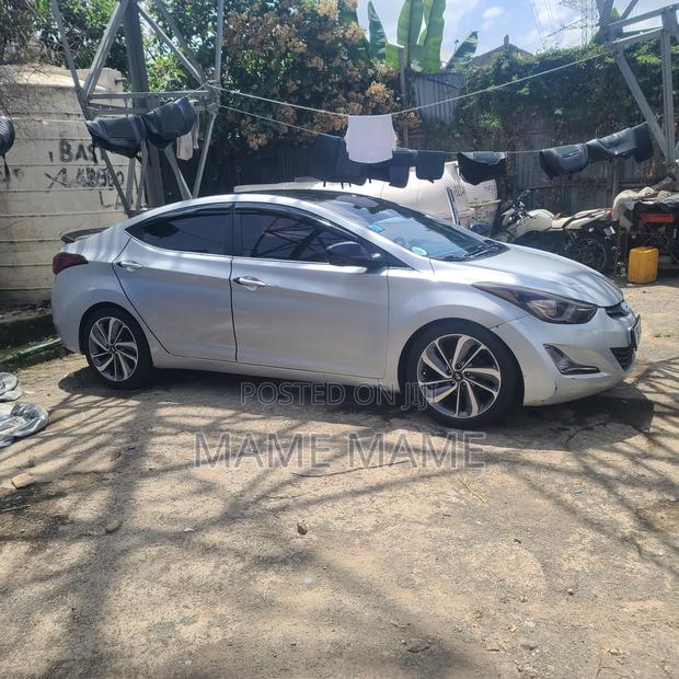 Hyundai Avante 2015 Silver