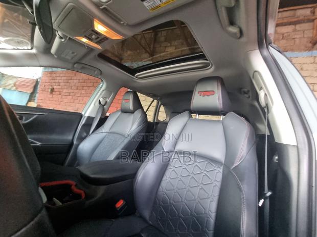 Toyota RAV4 2021 Green