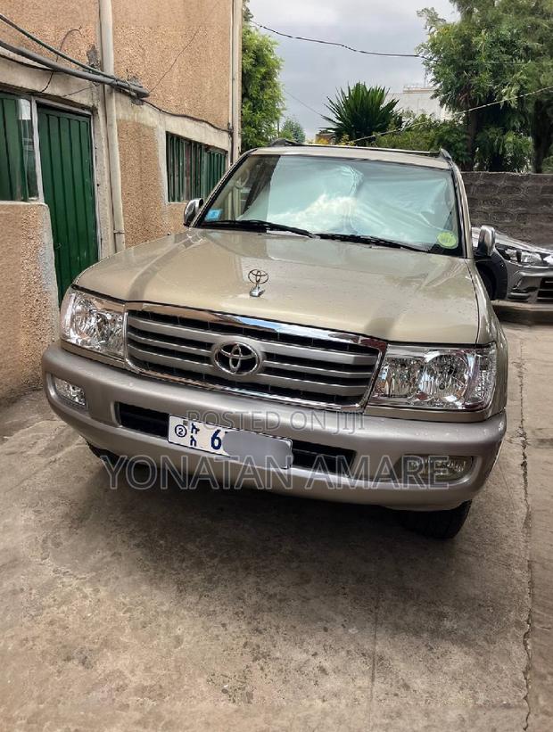Toyota Land Cruiser 2006 Gold