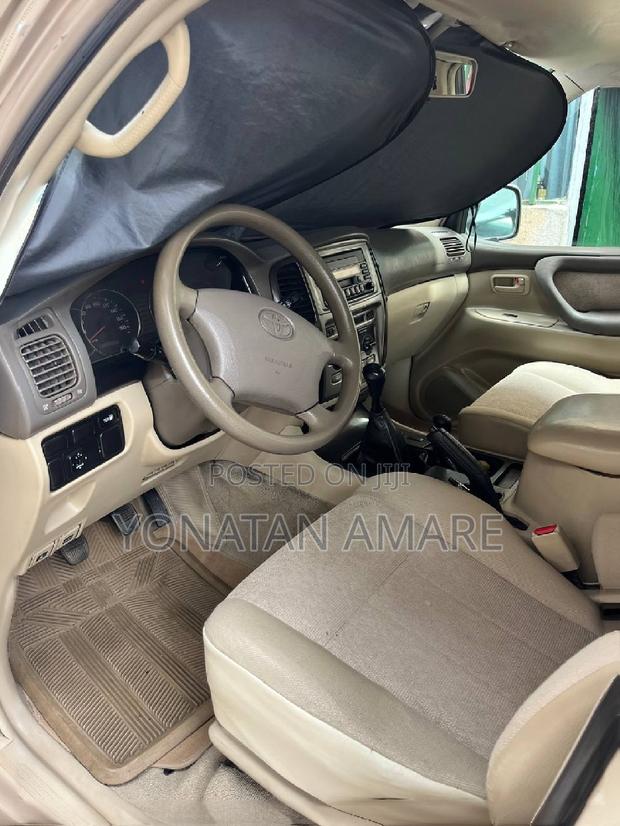 Toyota Land Cruiser 2006 Gold