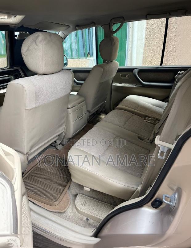 Toyota Land Cruiser 2006 Gold