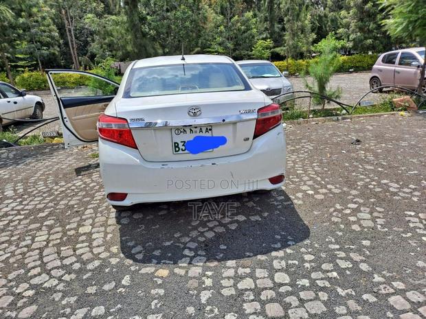 Toyota Yaris 2014 White