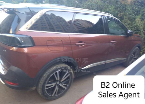Peugeot 5008 2021 Brown