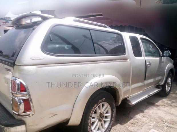 Toyota Hilux 2014 Silver