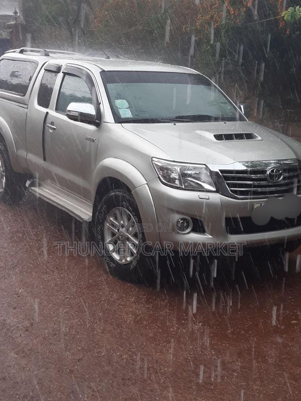 Toyota Hilux 2014 Silver