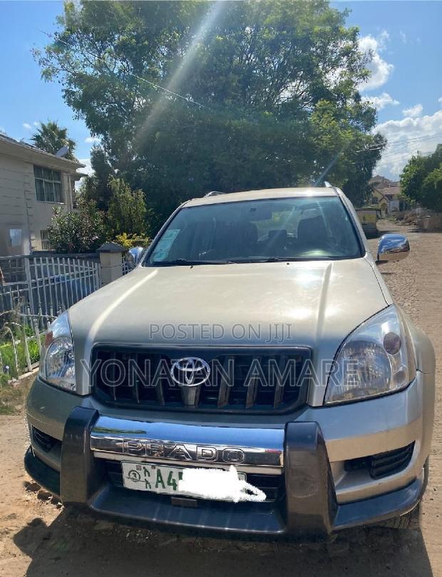 Toyota Land Cruiser 2005 Gold