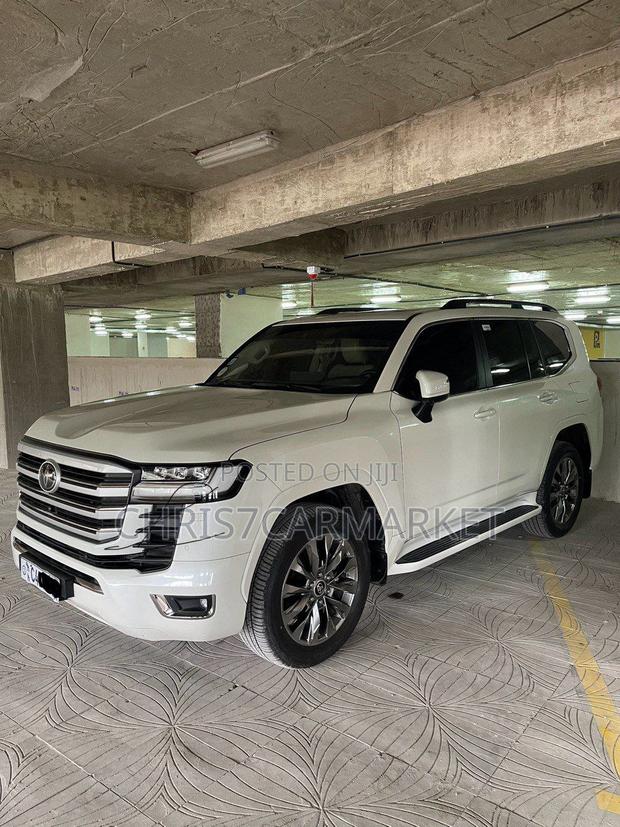 Toyota Land Cruiser 3.3 Diesel 4WD 2022 White