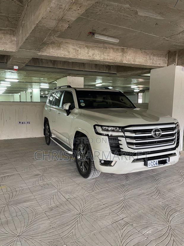 Toyota Land Cruiser 3.3 Diesel 4WD 2022 White