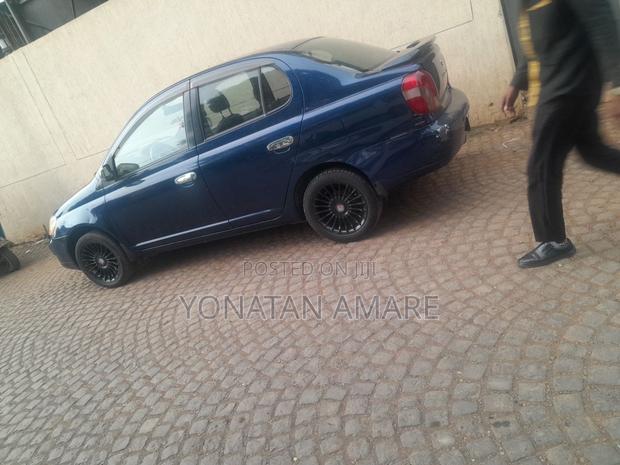 Toyota Platz 2001 Blue