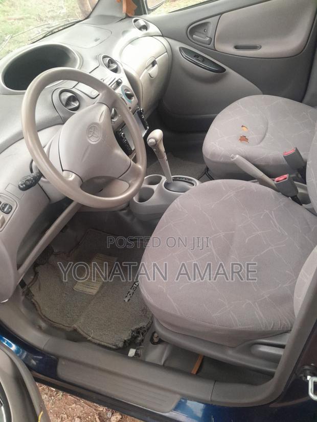Toyota Platz 2001 Blue