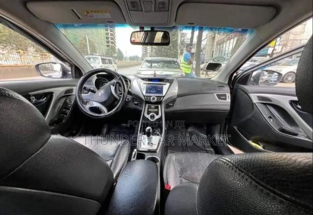 Hyundai Avante 2012 Silver