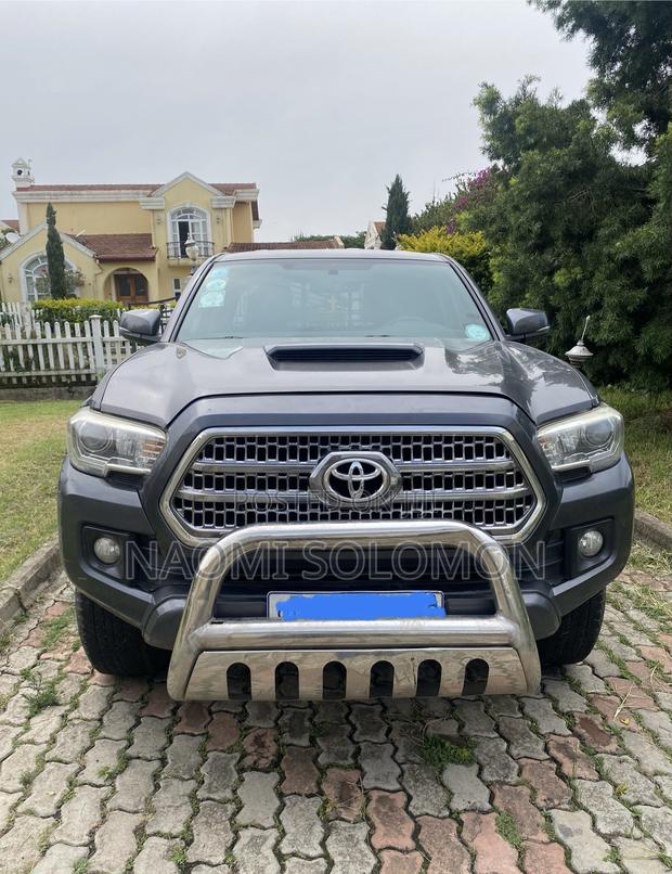 Toyota Tacoma 4dr Double Cab 2016